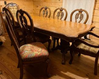 Michael Amini style 2 pedestal dining room set with 2 leaves, 2 armchairs, 6 side chairs