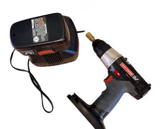 Craftsman 19.2 V drill with battery and charger /works