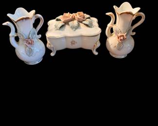This is a vintage trinket box made by Lipper & Mann in the 1950s. There are also 2 vintage white and gold porcelain ewers. 