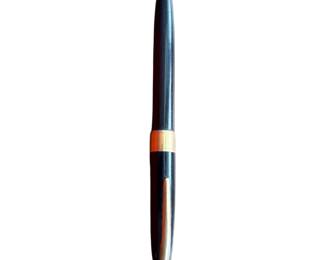 This is a vintage 1940s to 1950s Sheaffer fountain pen featuring a 14-karat gold conical Triumph-style nib.