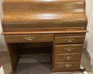 Newer roll top desk
