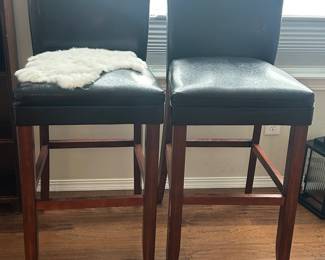 Tow matching barstools