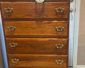 Chest of drawers