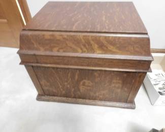 Thomas A. Edison "AMBEROLA 50" Table Top Cylinder Phonograph