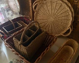 Wicker Baskets & Organizers 🧺 Large assortment of vintage and decorative wicker baskets in many shapes and sizes, including handled baskets, trays, divided organizers and serving pieces. Great for storage, decorating, gift baskets and crafting.