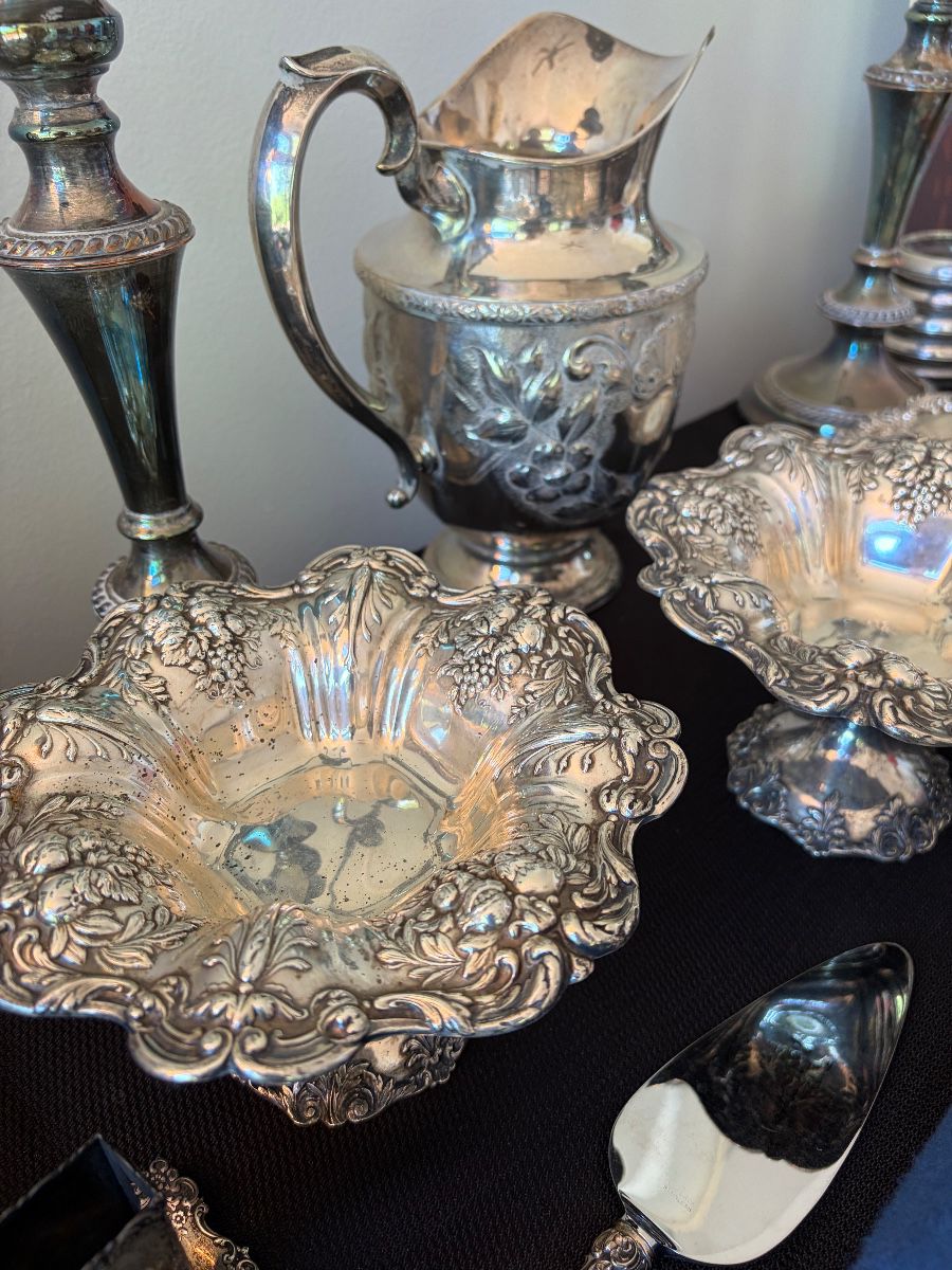 VINTAGE STERLING SILVER PIECES INCLUDING BOWLS, COMPOTE & PITCHER - TABLE FULL!