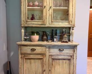 DISTRESSED RUSTIC PINE HUTCH CABINET