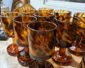 VINTAGE TORTOISESHELL GLASSES AND PLATES 