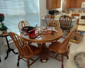 This set has 6 Chairs one is in the basement in Perfect cond 