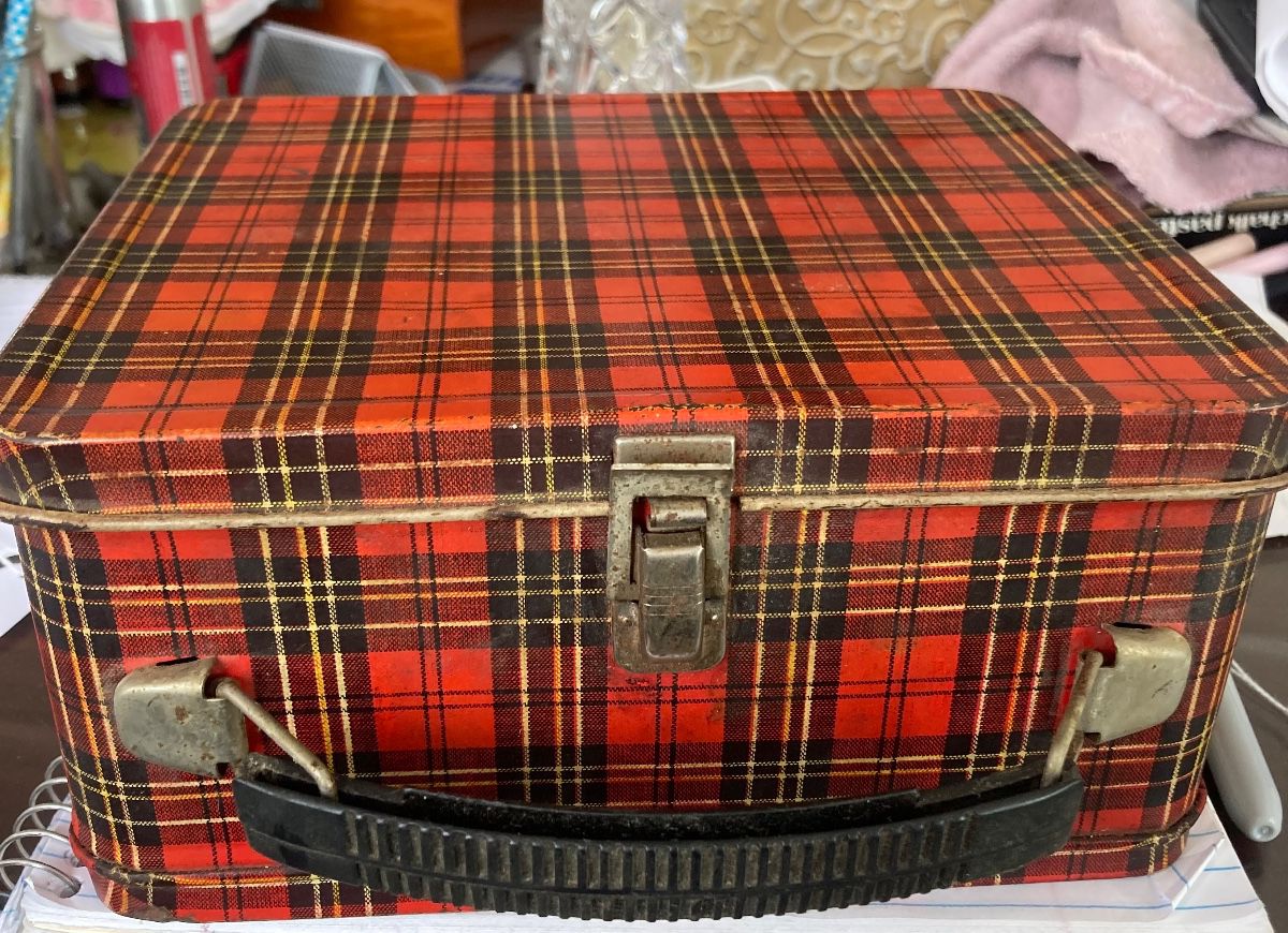 Aladdin plaid lunchbox