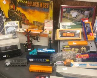 Vintage model train cars and accessories