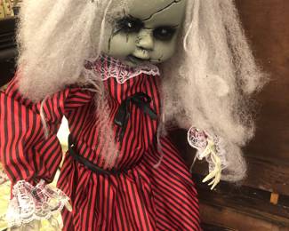 Haunted Holly rolling animatronic