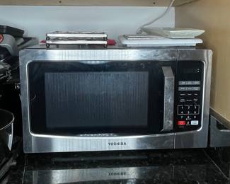 Toshiba Stainless Steel Countertop Microwave Oven