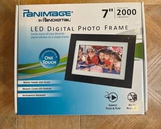 Pandigital Panimage 7-Inch LED Digital Photo Frame with Wood Frame
