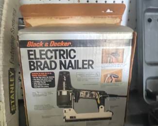 Black & Decker Electric Brad Nailer 