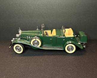Danbury Mint 1932 Cadillac V-16 Sport Phaeton Diecast Model