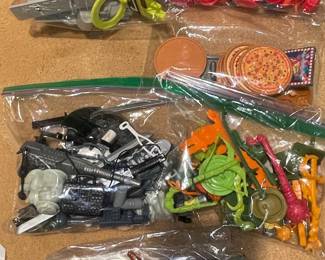 Vtg Teenage Mutant Ninja Turtles Vintage Action Figure Accessories and Parts