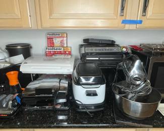 Collection of Kitchen Appliances 