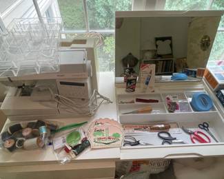 Pfaff Creative Sewing Machine and sewing notions