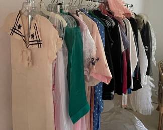 Vintage & Modern Women’s Clothing 