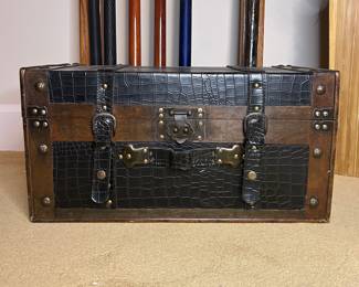 Decorative Faux-Leather Crocodile Embossed Storage Trunk