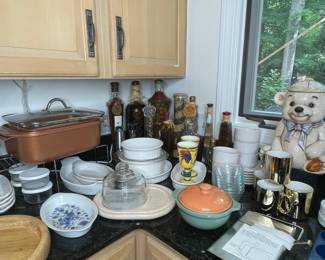 Large Assortment of Kitchen Items 
