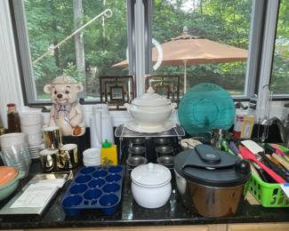 Large Assortment of Kitchen Items 