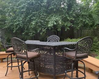 Cast Aluminum Bar Set with Swivel Stools