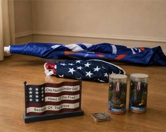 Decorative Scrollwork Side Panels & A Display Of Patriotic Items