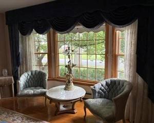 Living Room Chairs  Table
