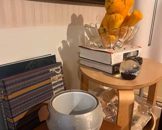 Cool penguin pot Garfield a book about the Philippines