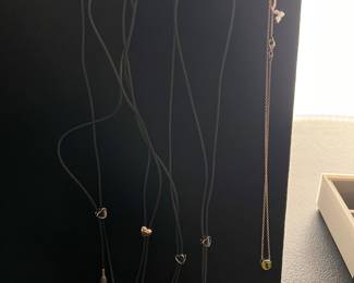 Pearl lariat necklaces