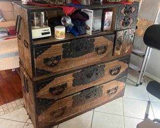 Stacking tansu