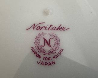Noritake Nagoya Castle Hand-Painted Decorative Plate (4 Total in Set)