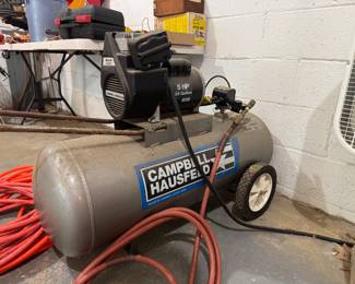 Campbell Hausfeld Model - WL605200AJ Portable Oil Free Air Compressor (Great Working Condition)