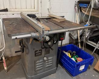 Delta Unisaw 10" Cabinet Table Saw (Great Working Condition)
