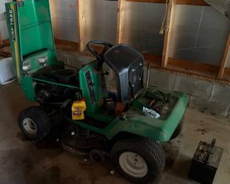 LAWN TRACTOR
