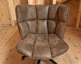 Swivel scoop chair
