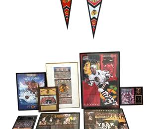 Collection CHICAGO BULLS & BLACKHAWKS Posters / Memorabilia