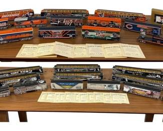 CHICAGO WHITE SOX World Series and CHICAGO BEARS Hawthorne Village HO Train Sets