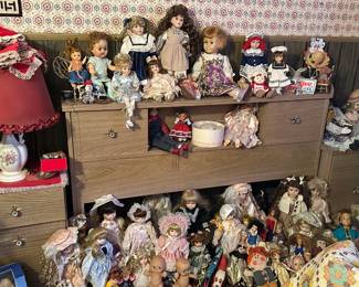 Complete mid century fullsize bedroom set includes chest & dresser. Large doll collection