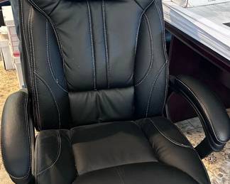 Set of 4 matching conference room chairs