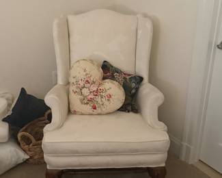 Accent chair and pillows