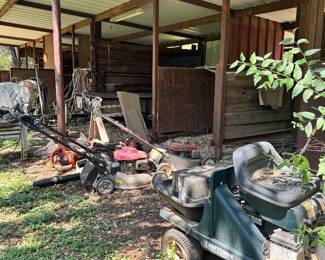Picker barn (trailer not for sale)