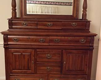 Kincaid traditional solid maple dresser with mirror hutch, like new