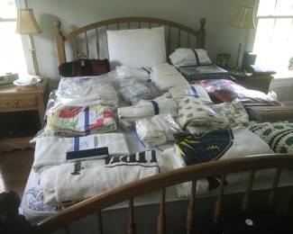 Queen bed part of 5 piece set
