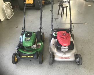 Lawn mower John Deere, Honda both self propelled 