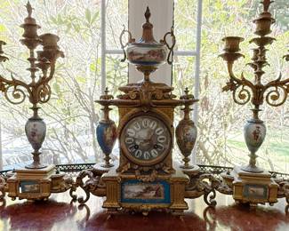 GARNITURE SET