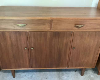 Lot 173: MCM Buffet