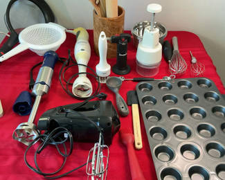 Lot 61: Assorted Kitchen Gadgets and Bakeware